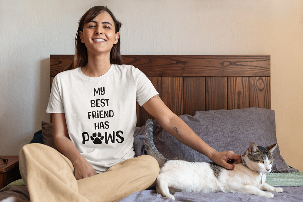 En İyi Arkadaşımın Patileri Var ( İngilizce ) - TontikShop Köpek ve Kedi Sahipleri için Tişört Serisi - Komik Kedi Köpek Tişörtleri