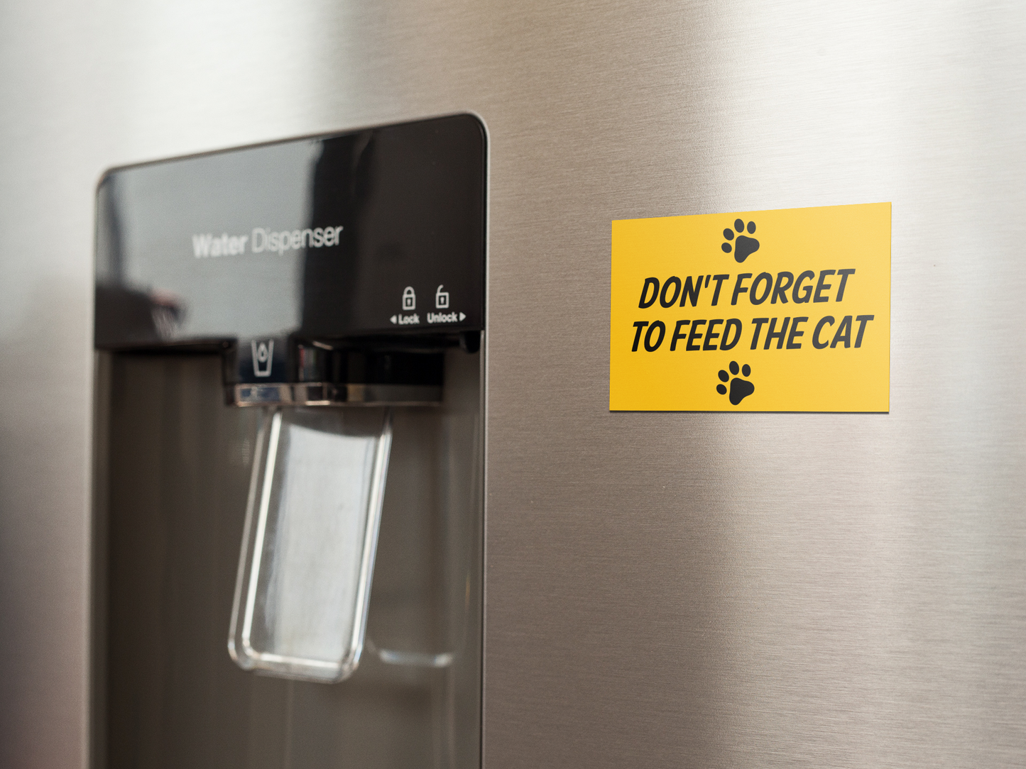 Kediyi Beslemeyi Unutma / Kedi ve Köpek Severler için Özel Tasarım Buzdolabı Magneti
